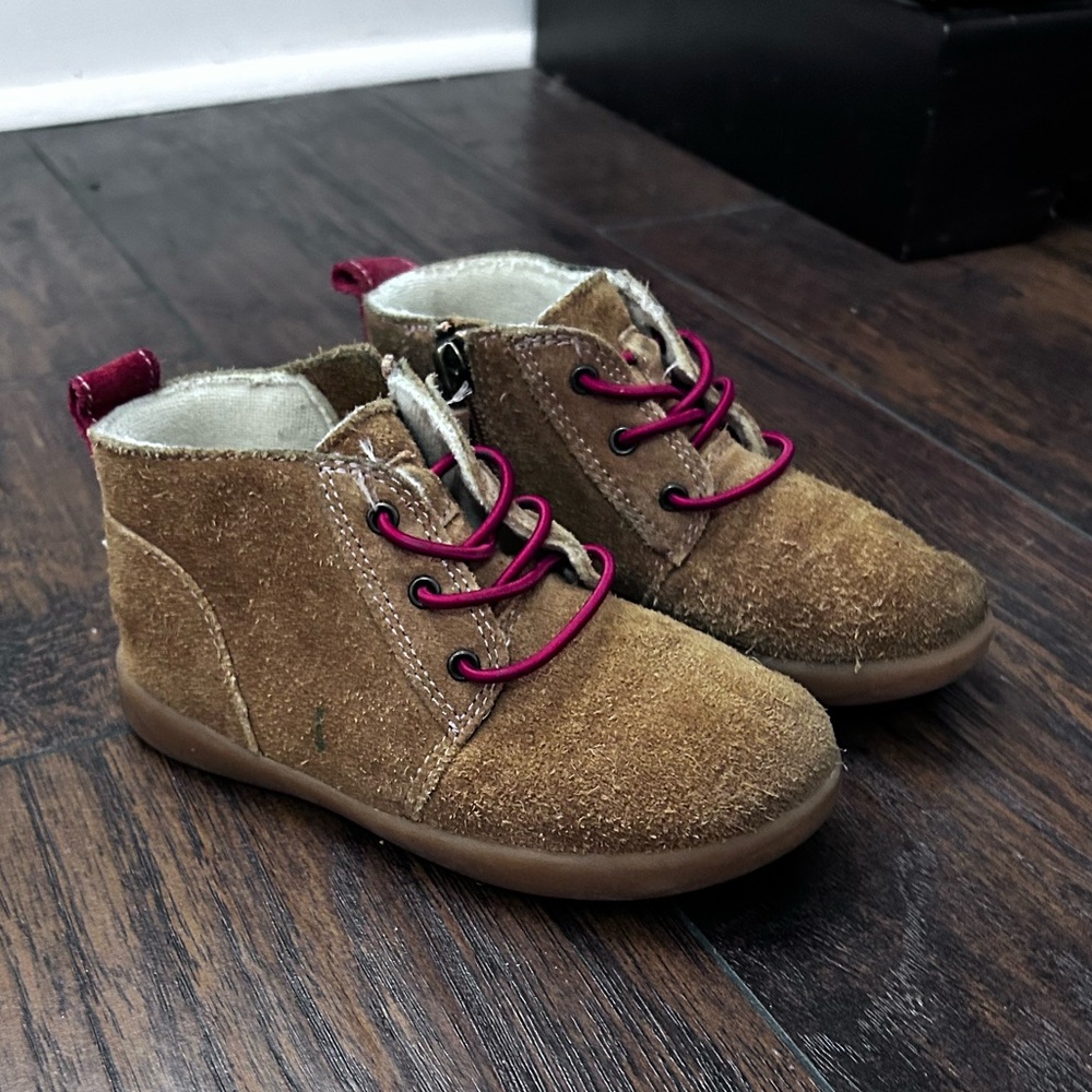 Girls Toddler Brown Ugg Size 9
